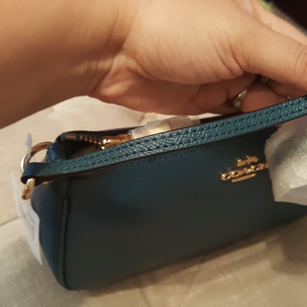 Coach purse - Picture 2 of 4